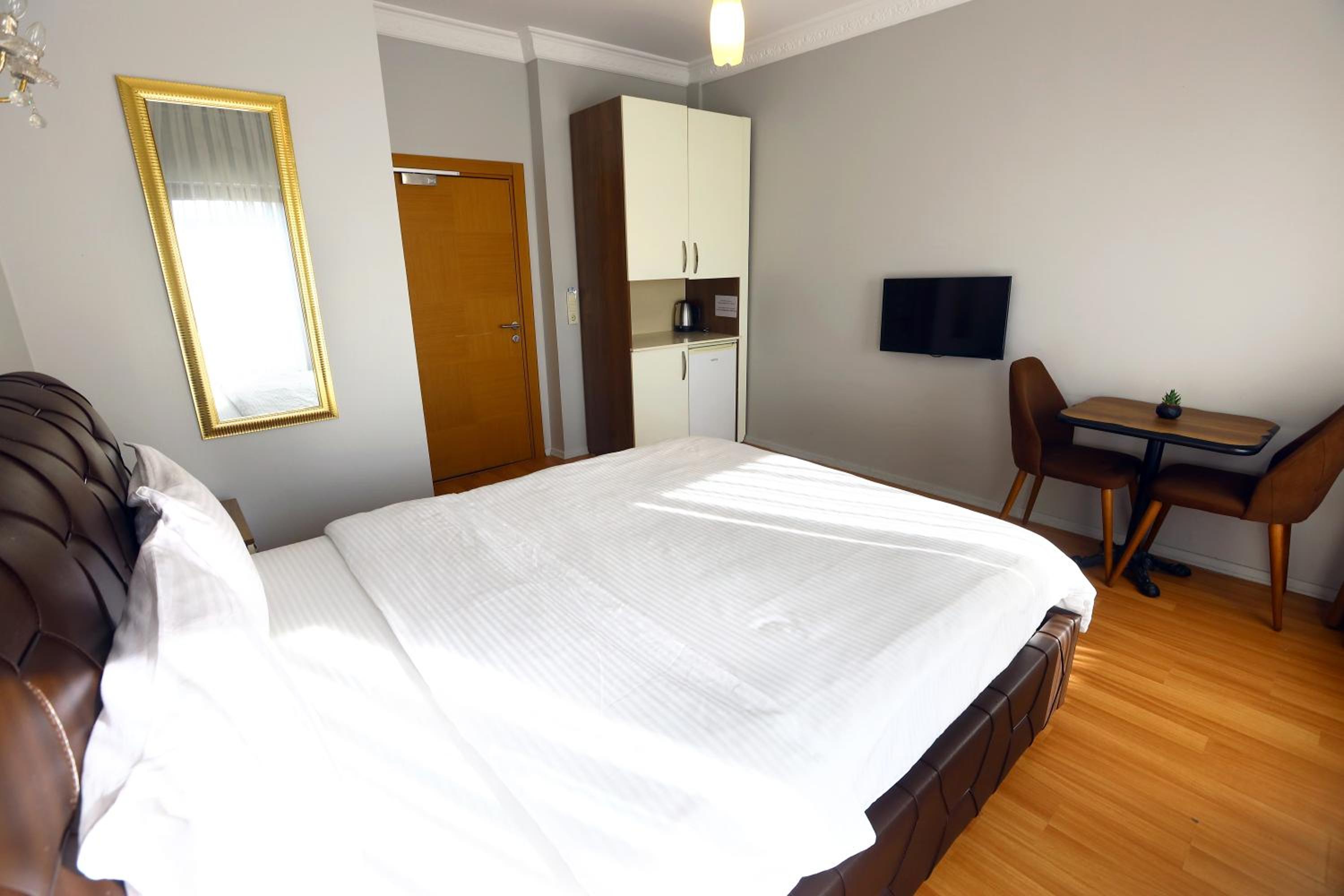Zendy Suite Otel - Image 8