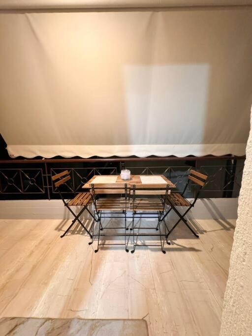 Welcome to Elena's Athens Suite!