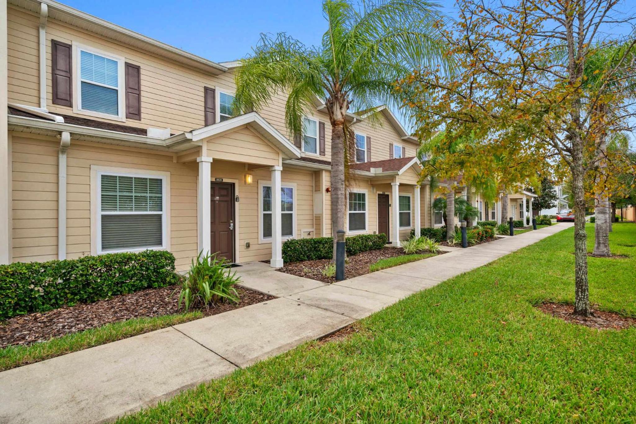 Modern 3 Bed Villa Newly Renovated Prime Location view 2