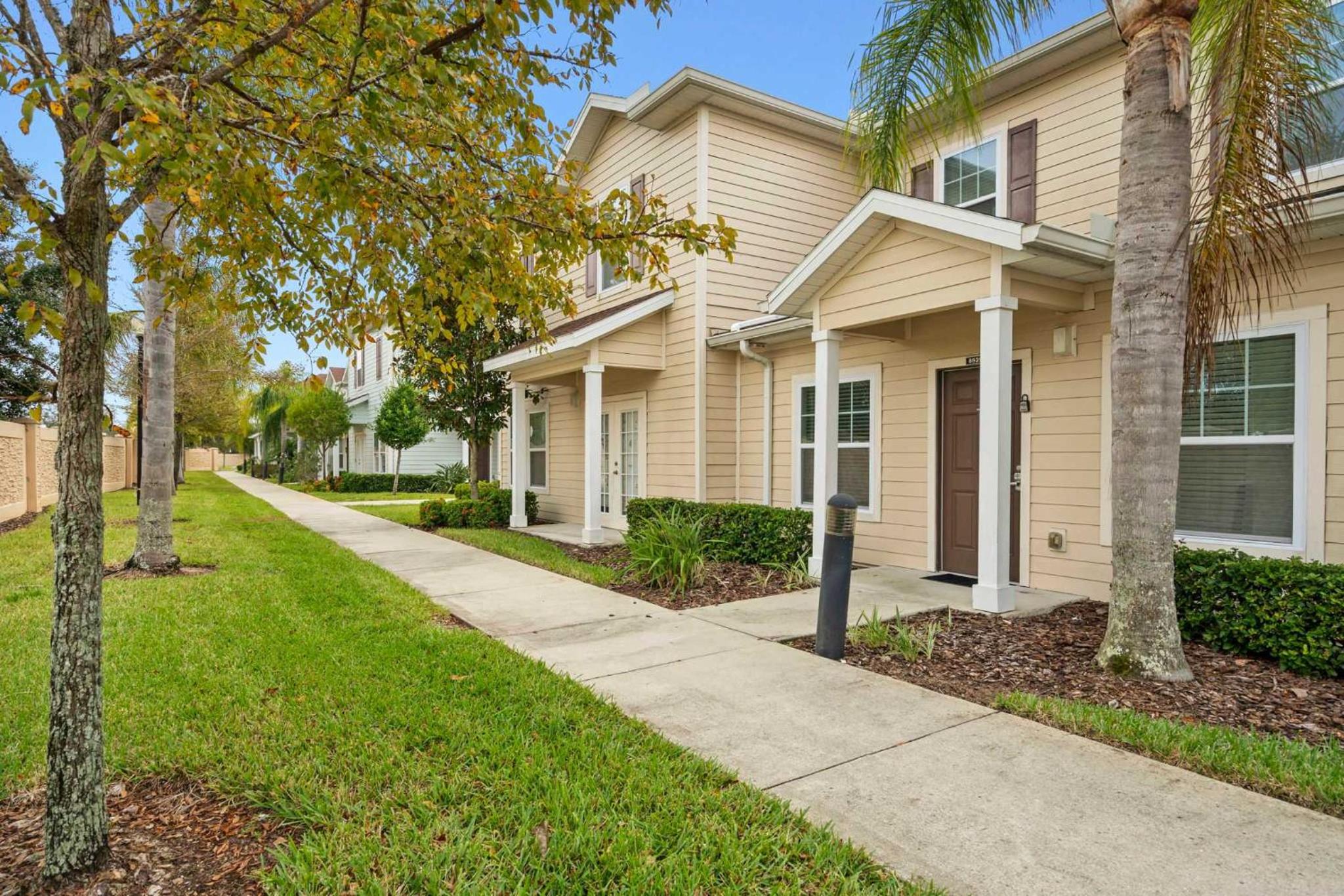 Modern 3 Bed Villa Newly Renovated Prime Location view 3
