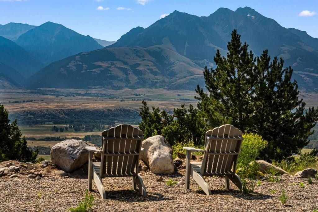 Mountain Yurt - Luxe Yellowstone Cabin I Condé Nast view 5