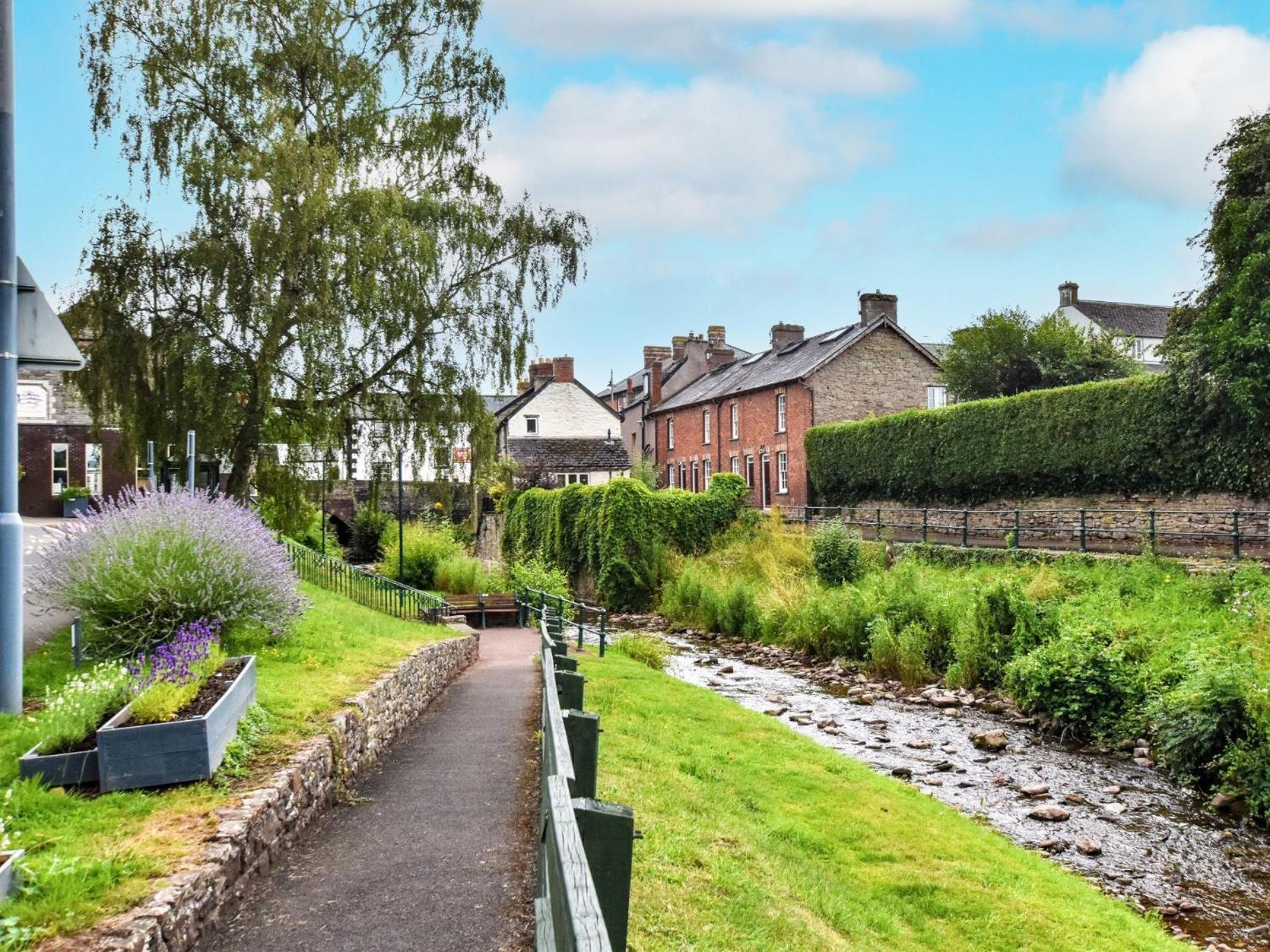 2 Bed in Brecon oc-bn366 view 3