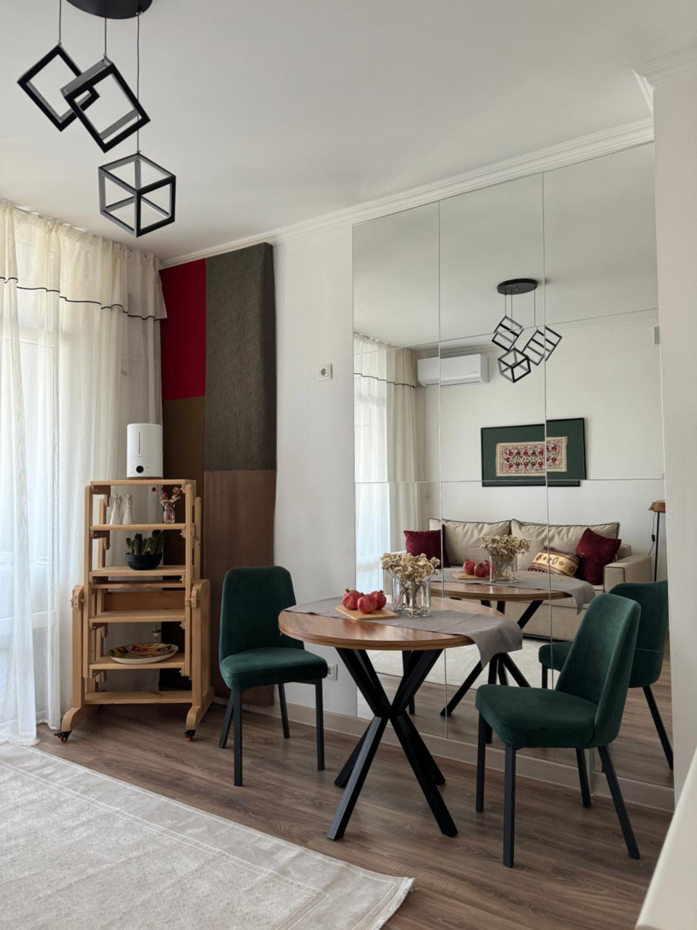Pomegranate Apartment