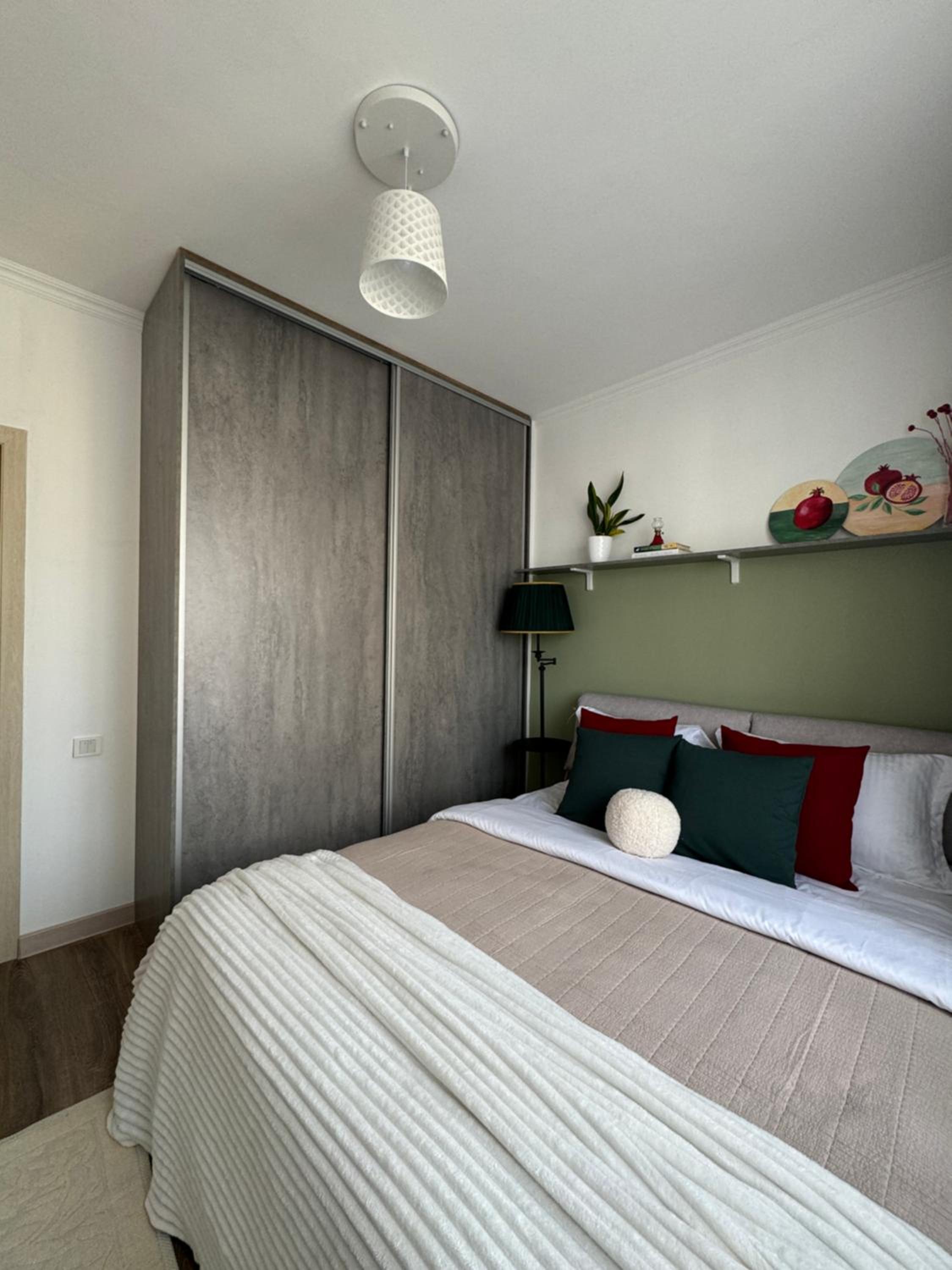 Pomegranate Apartment