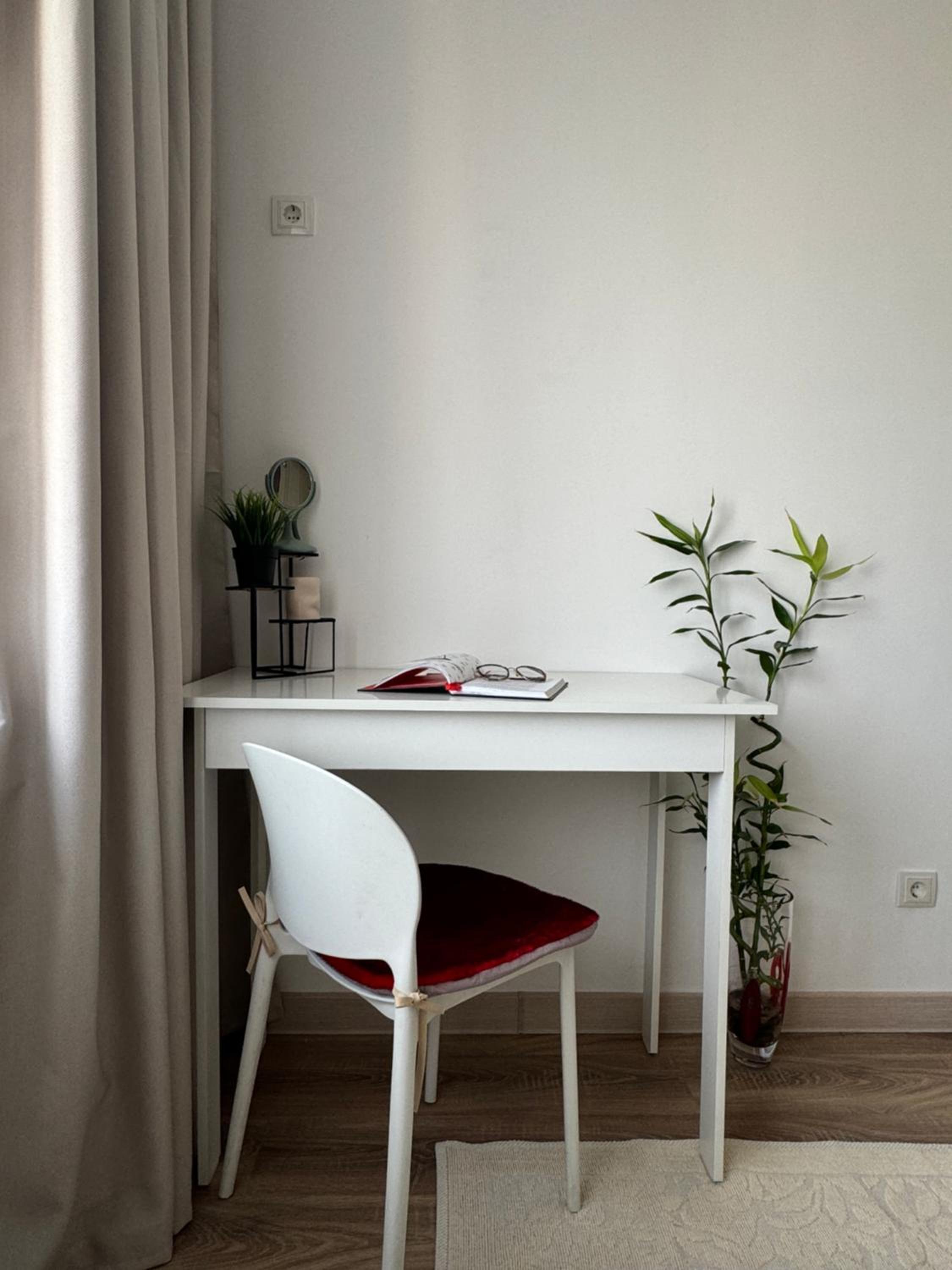 Pomegranate Apartment
