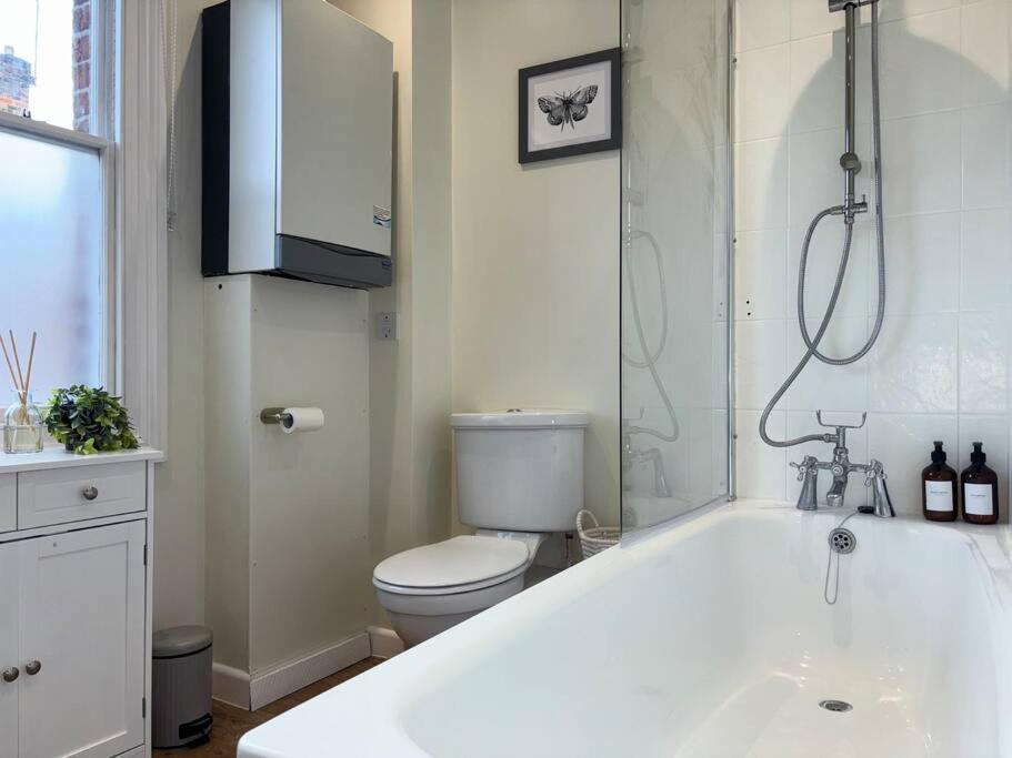 Oxford Vacations - Stylish Oxford Townhouse near the University - Property Image 6