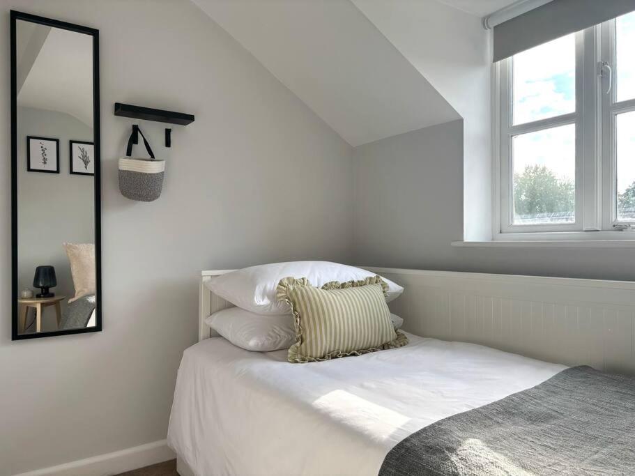 Oxford Vacations - Stylish Oxford Townhouse near the University - Property Image 2