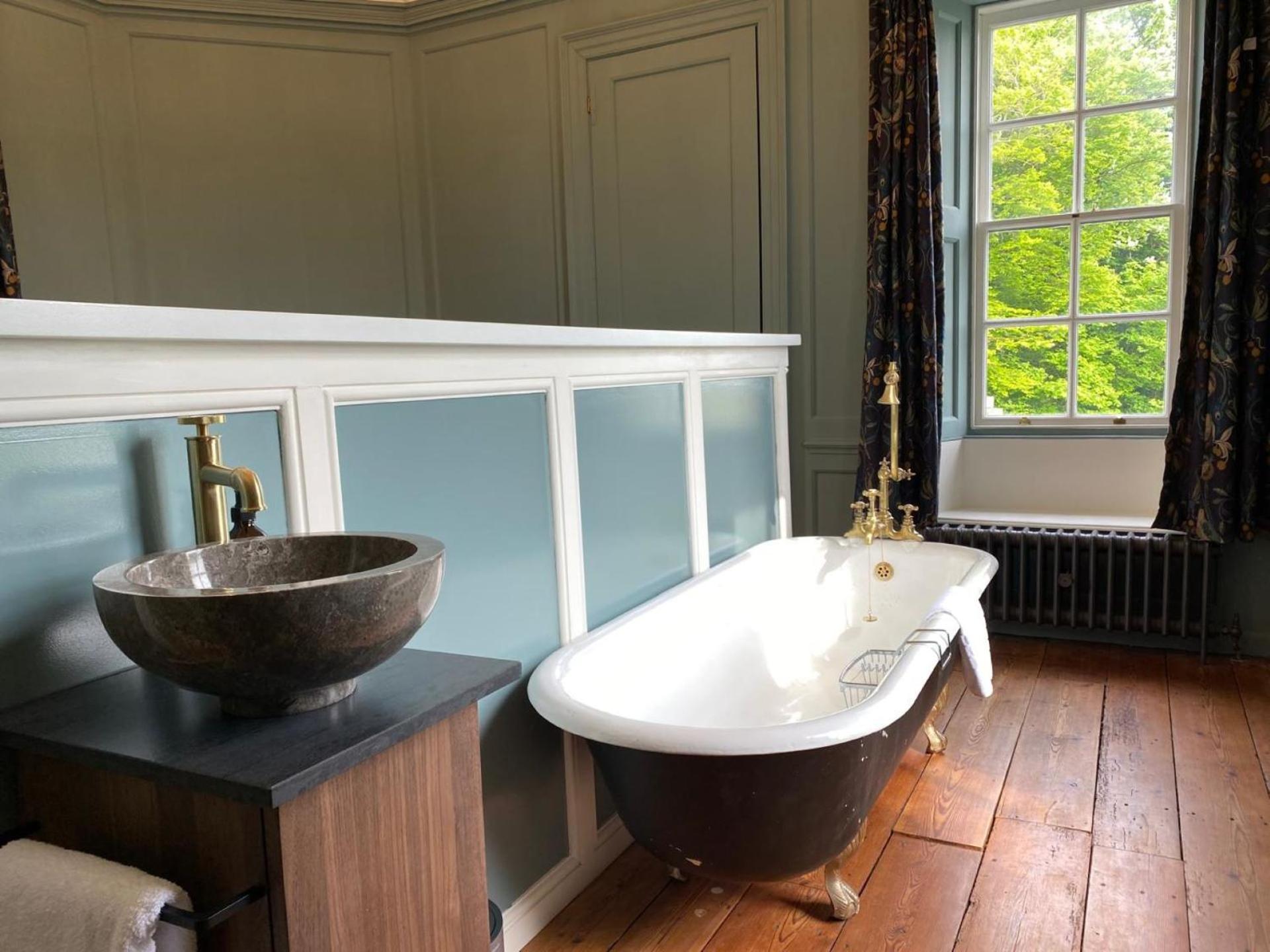 South Lodge with Hot Tub