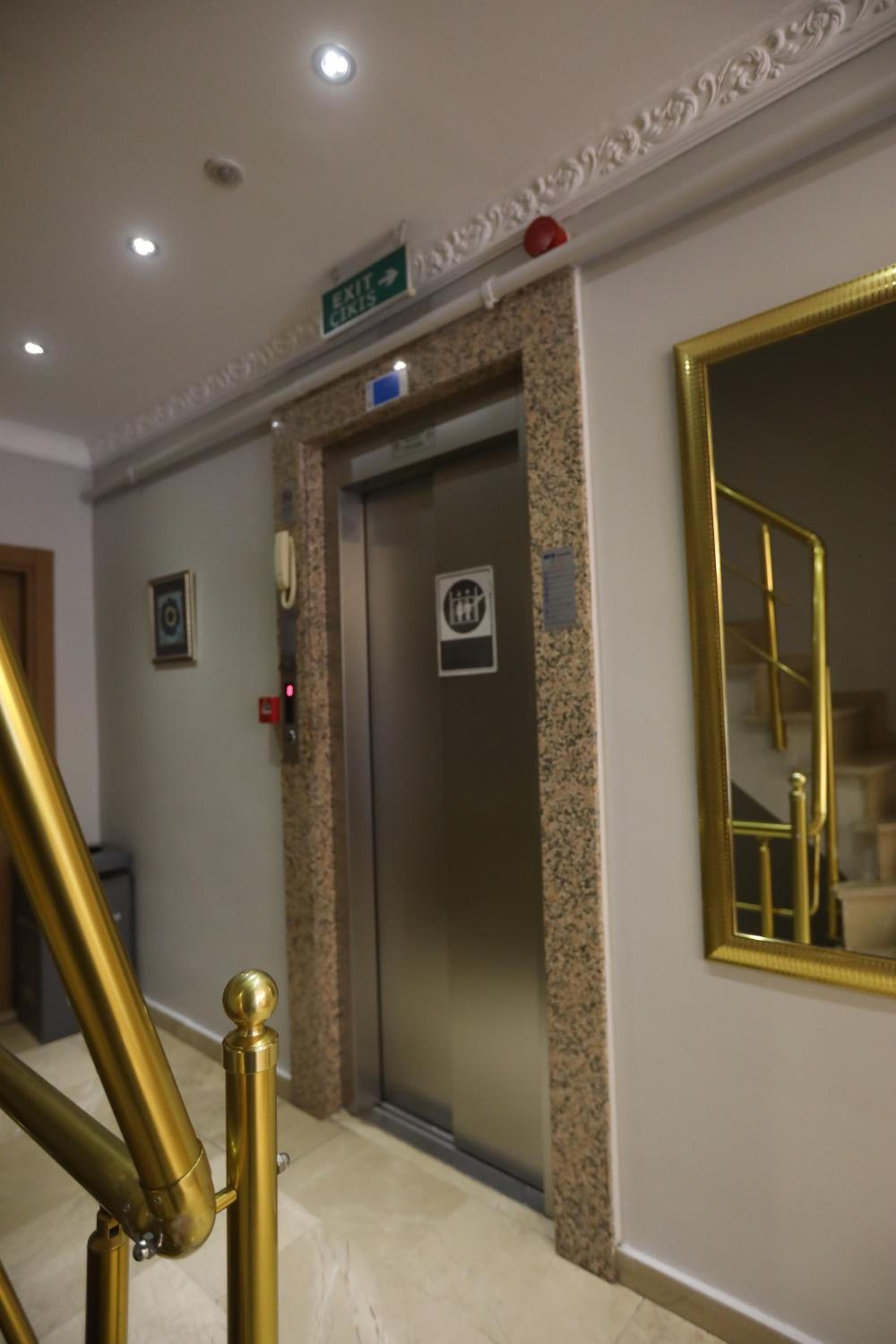 Zendy Suite Otel - Image 12