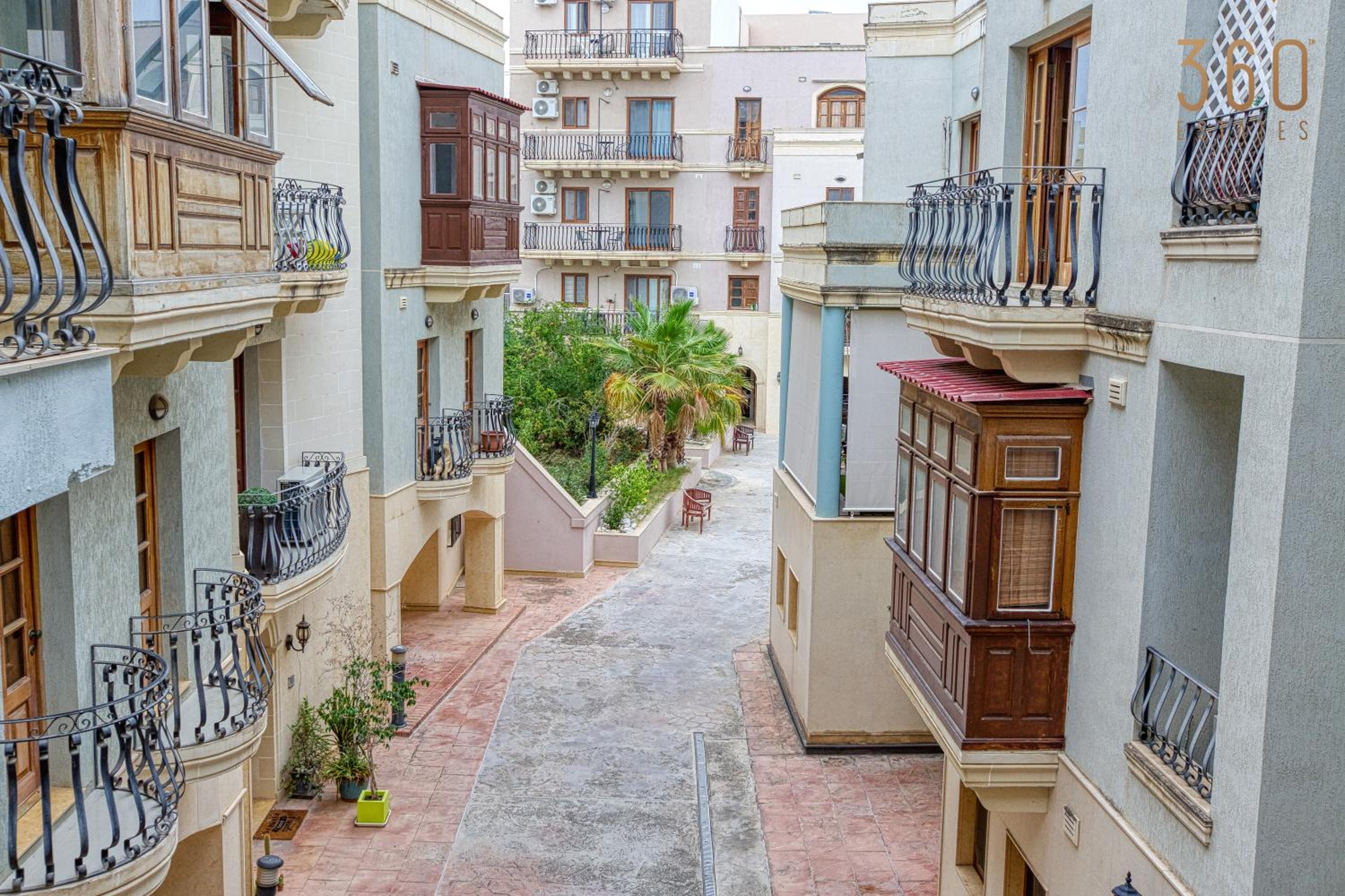 Cosy 1BR Apt with sofabed & balcony in St'Julians by 360 Estates photo 2