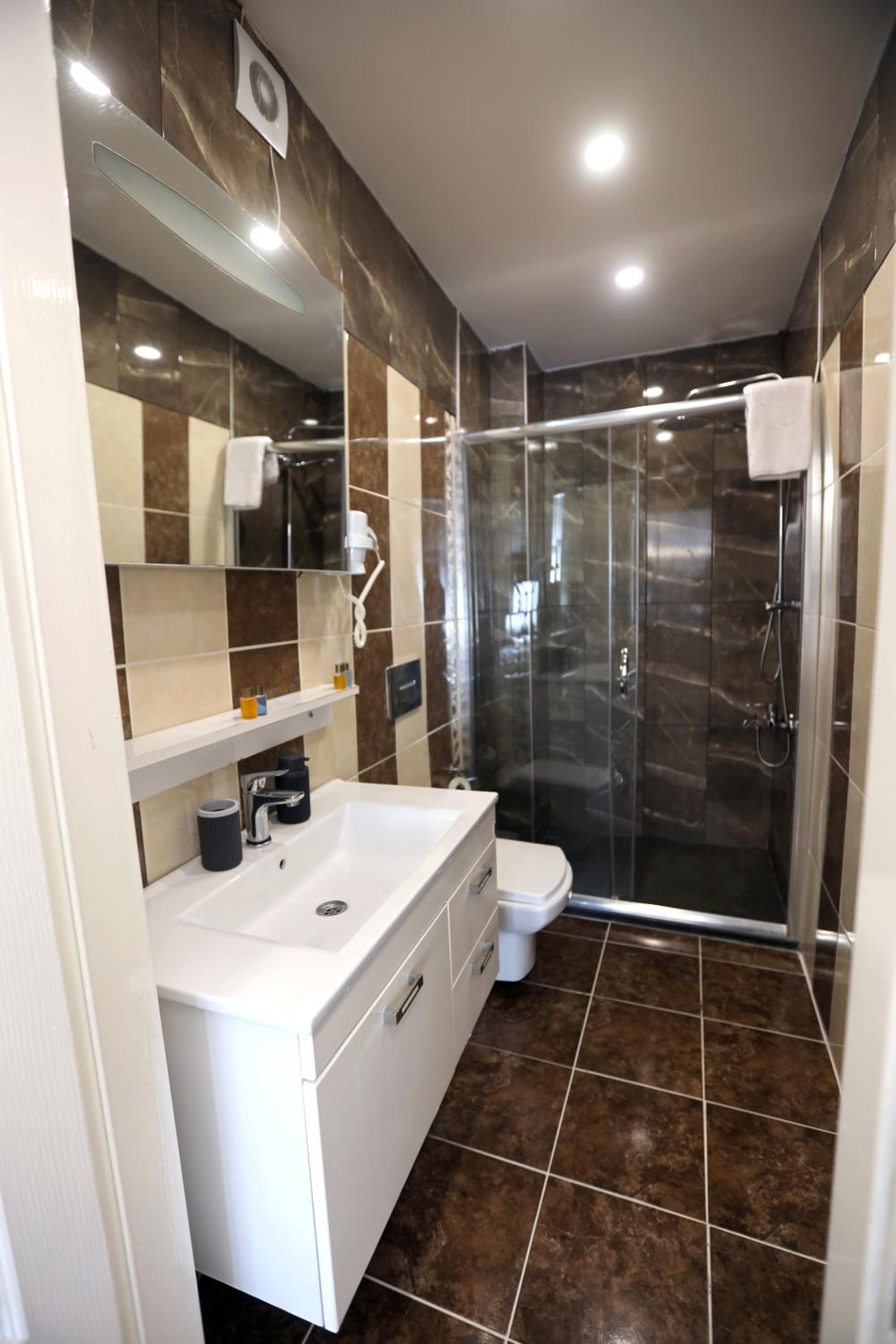 Zendy Suite Otel - Image 21