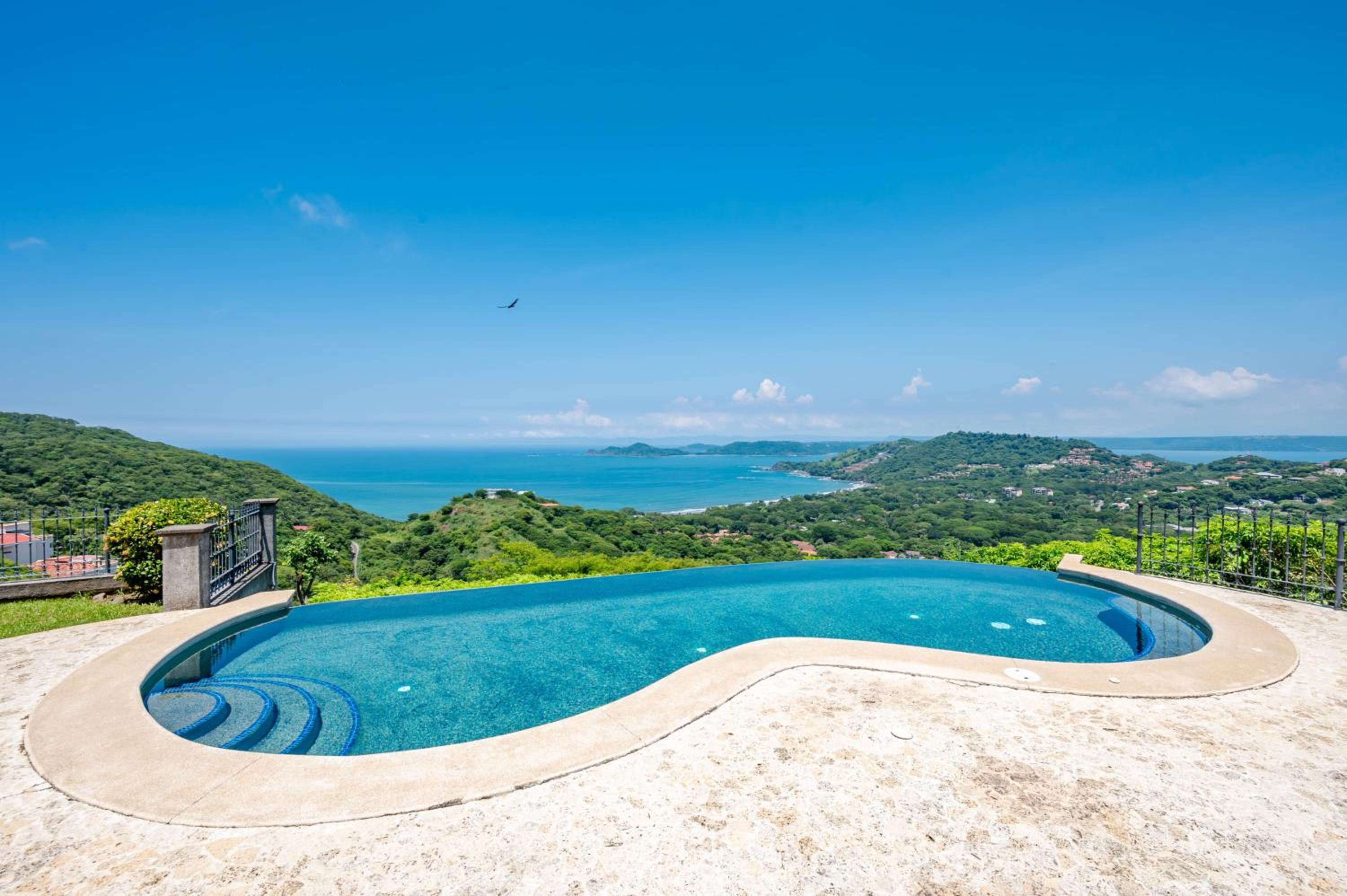 Casa Cole Top-of-the-World Villa w Pool Views