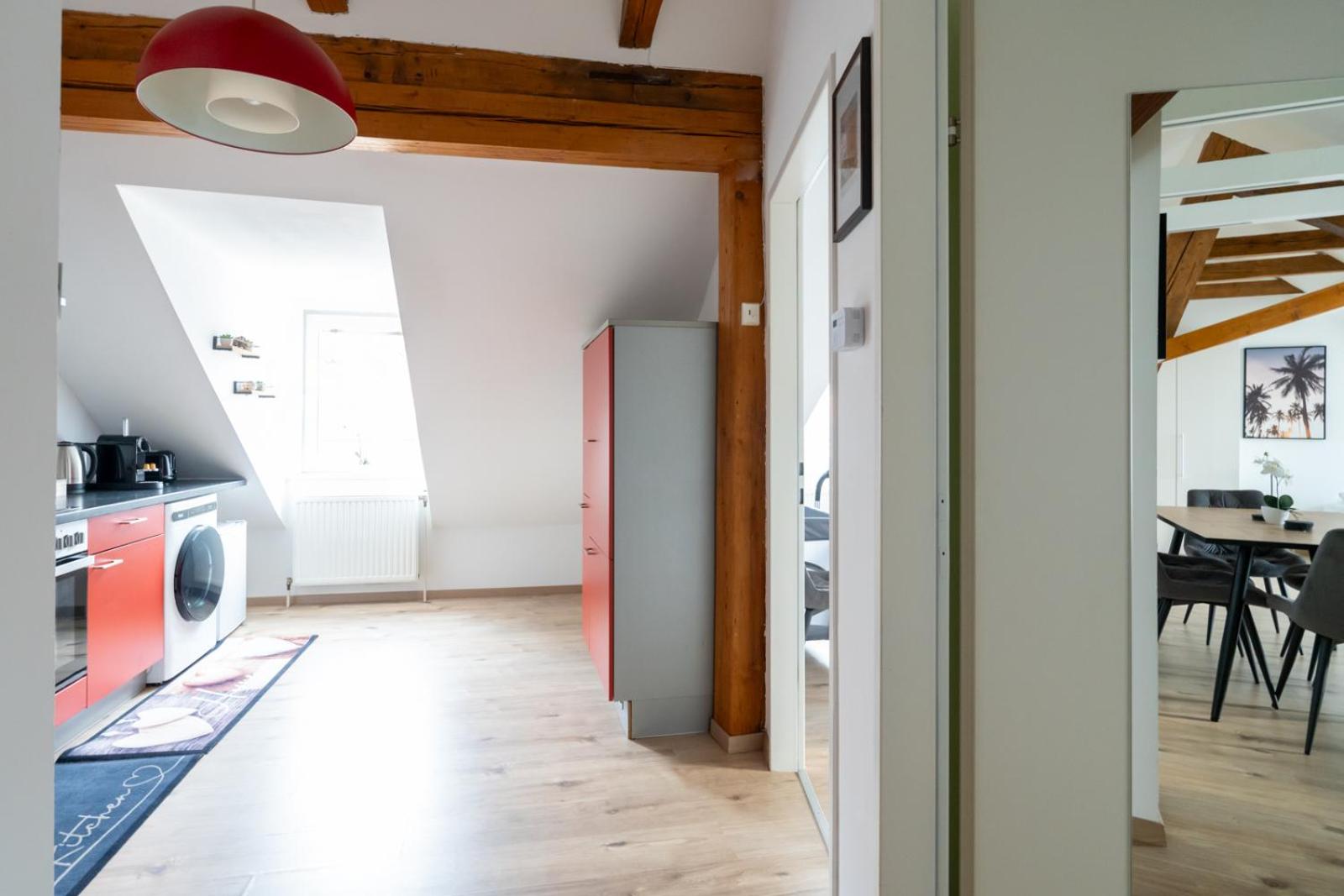 Spacious 7-Person Leoben Apartment - Ideal for Workers, Groups & Family