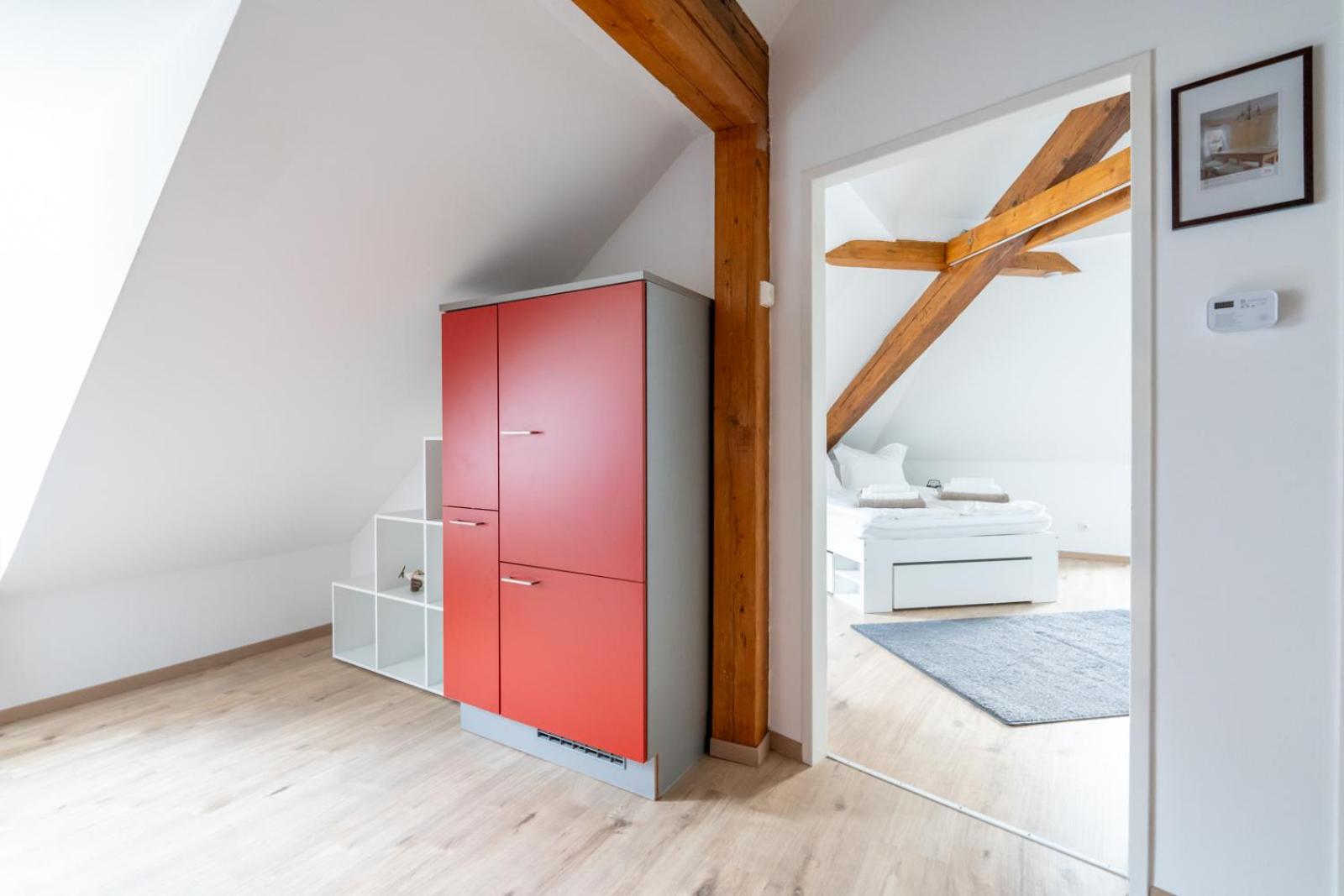 Spacious 7-Person Leoben Apartment - Ideal for Workers, Groups & Family
