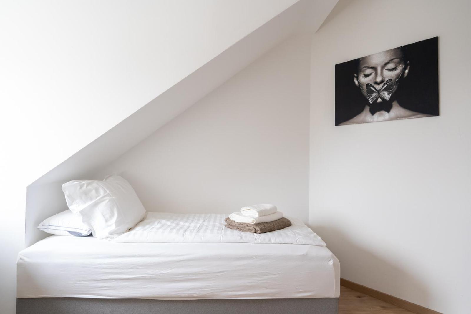 Spacious 7-Person Leoben Apartment - Ideal for Workers, Groups & Family