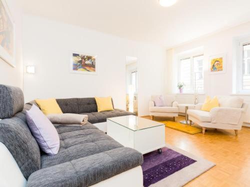 Christian Apartments Oper - contactless check in