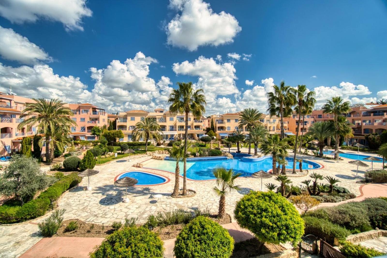 Limnaria Gardens H 202