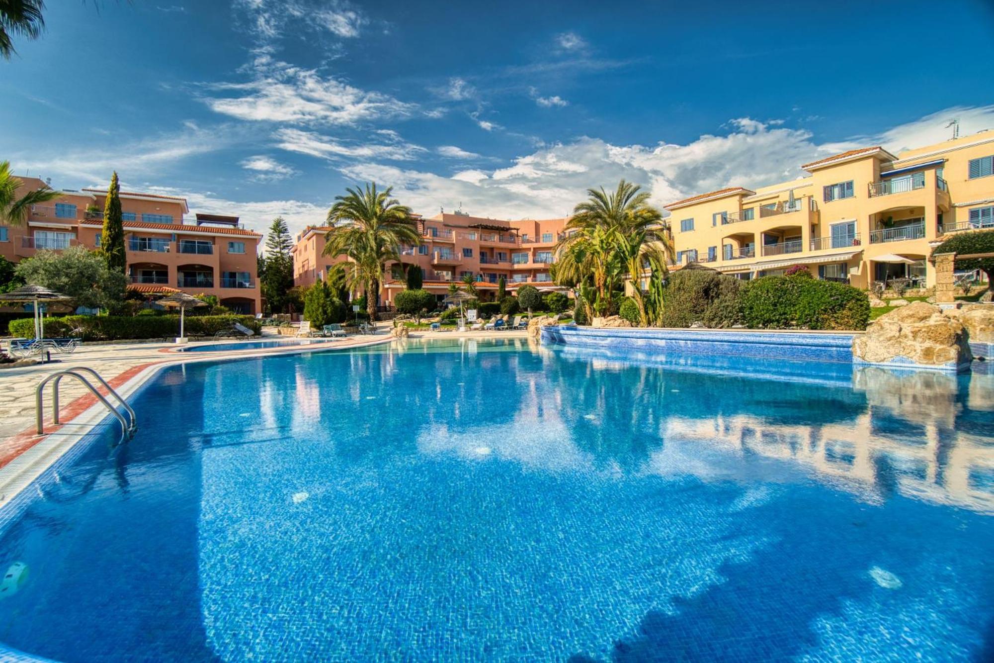 Limnaria Gardens H 202