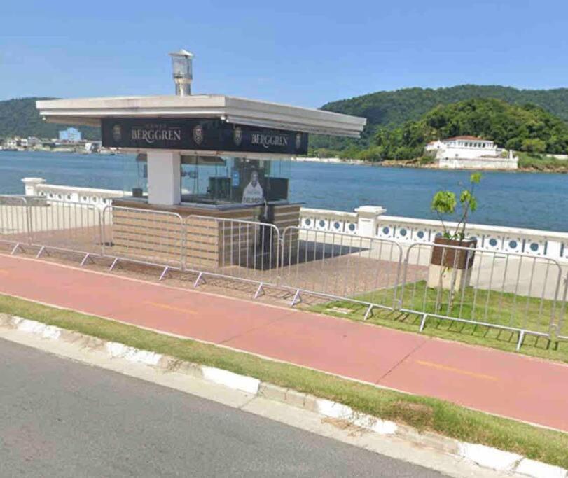Apto32-Encantador -2 quartos- em Santos-SP com ar condicionado