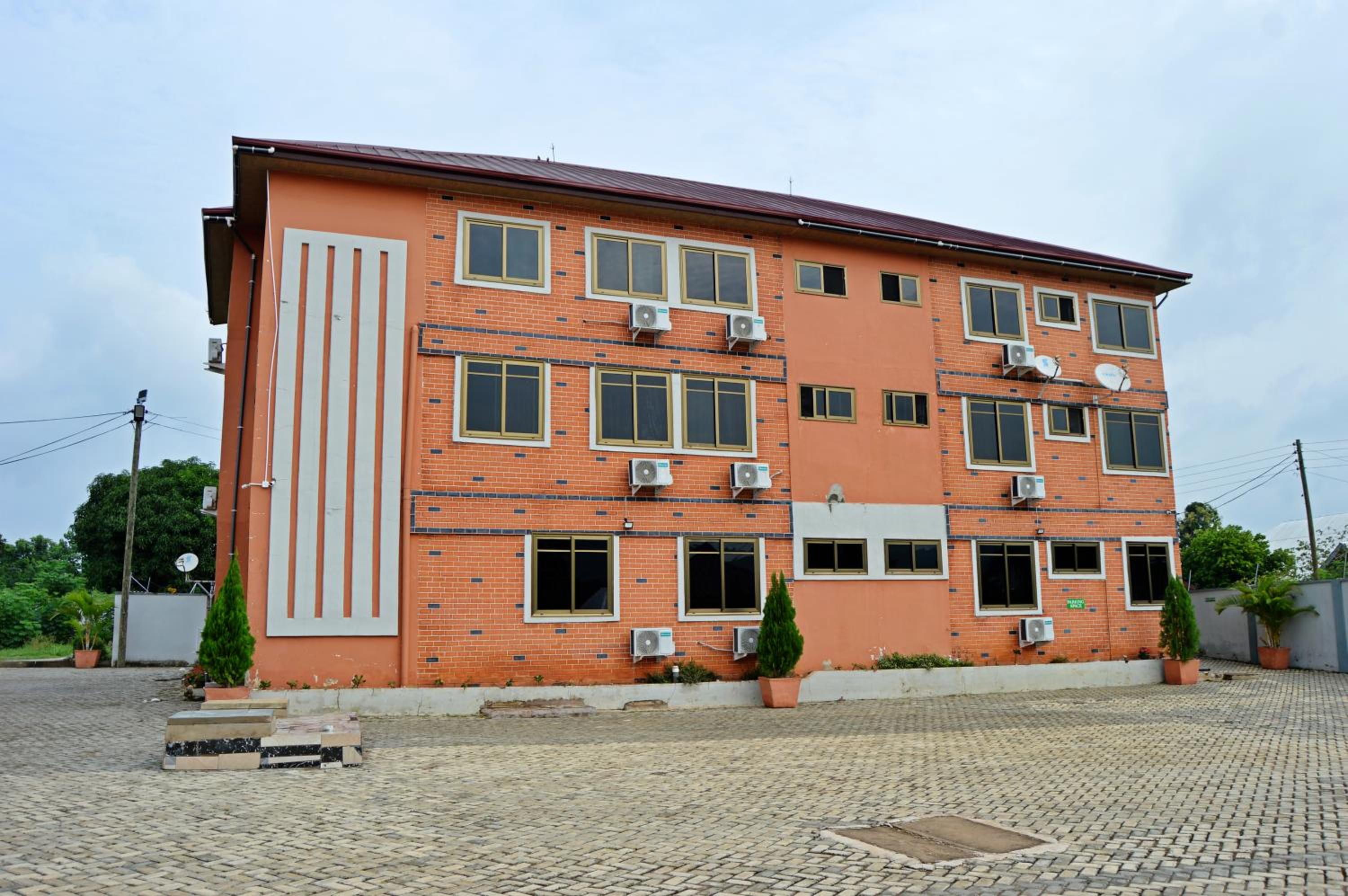Vicakpo Hotel