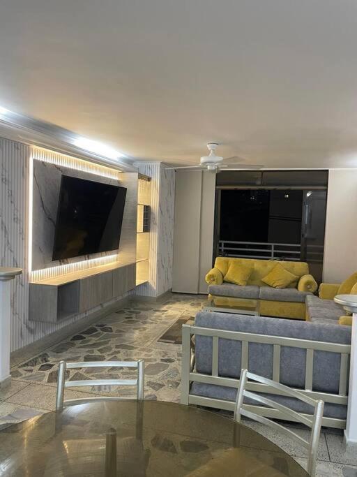 Bocagrande Spacious apt 128m near Beaches