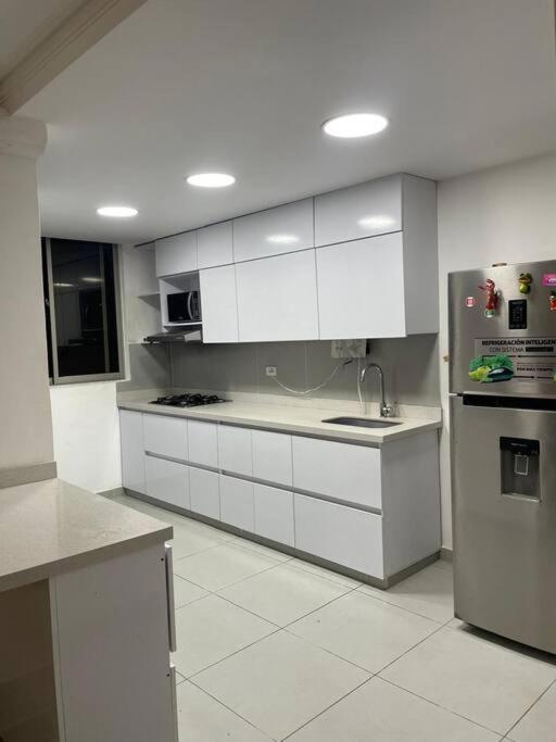 Bocagrande Spacious apt 128m near Beaches