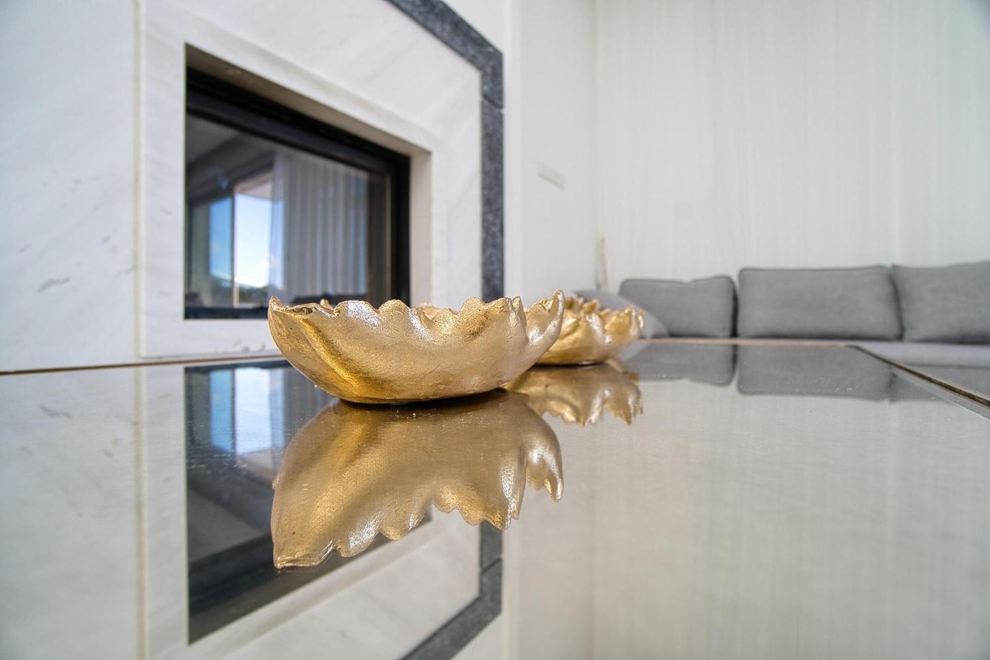 Luxury Seafront Prestige Villa 1