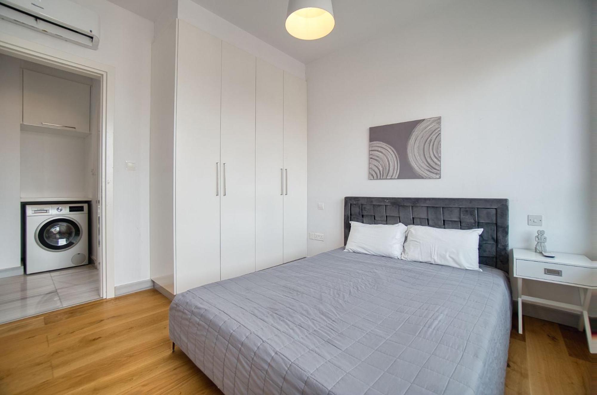 Premier 307 1 BED