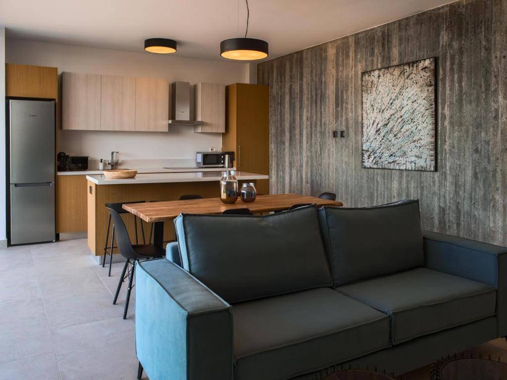 Avenue 203 3 bedroom apartment