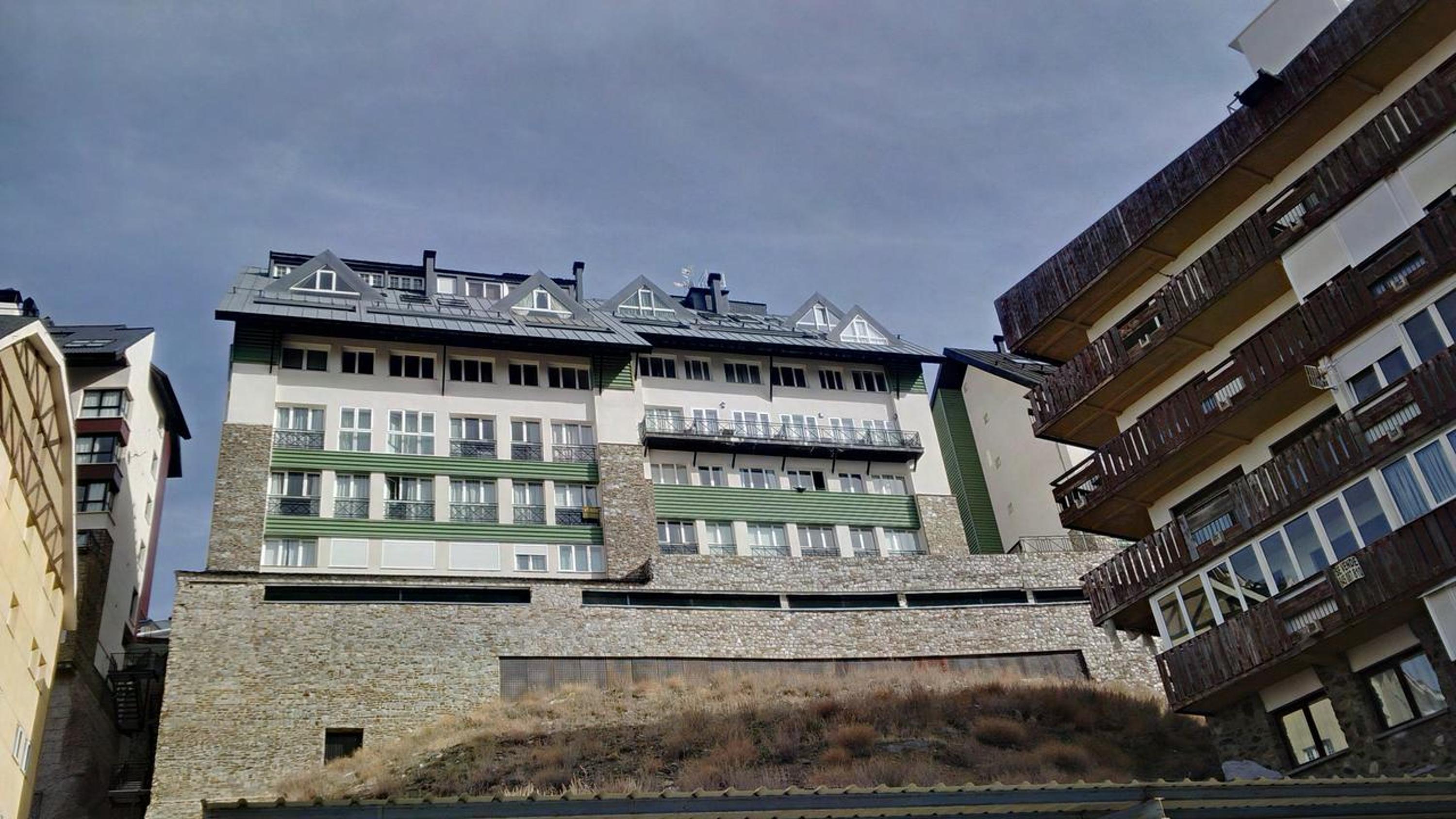 Apartamento Edificio Serraneu. Sierra Nevada. Granada view 2