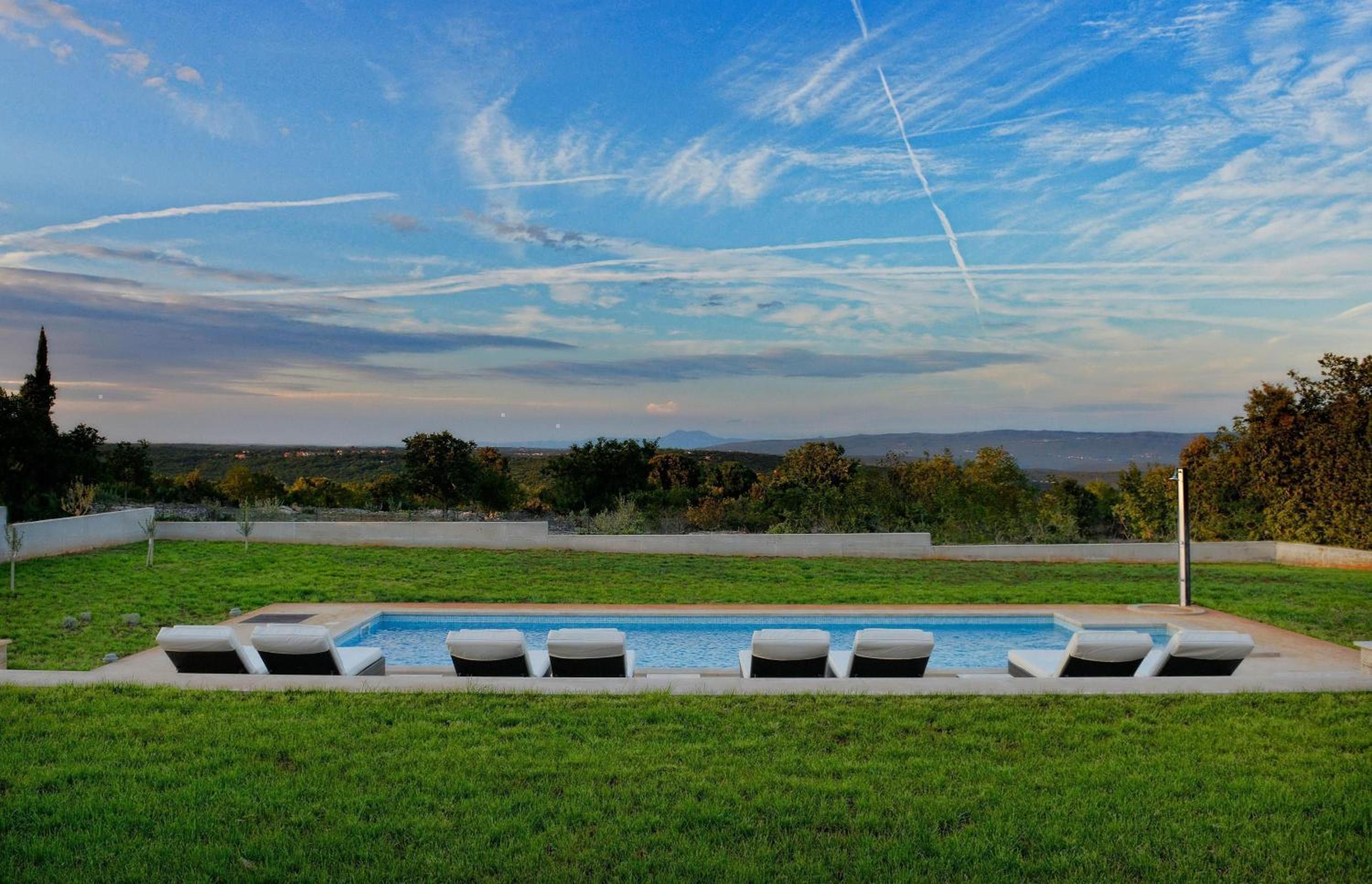 Schönes Ferienhaus Eufemija Mit Pool view 3