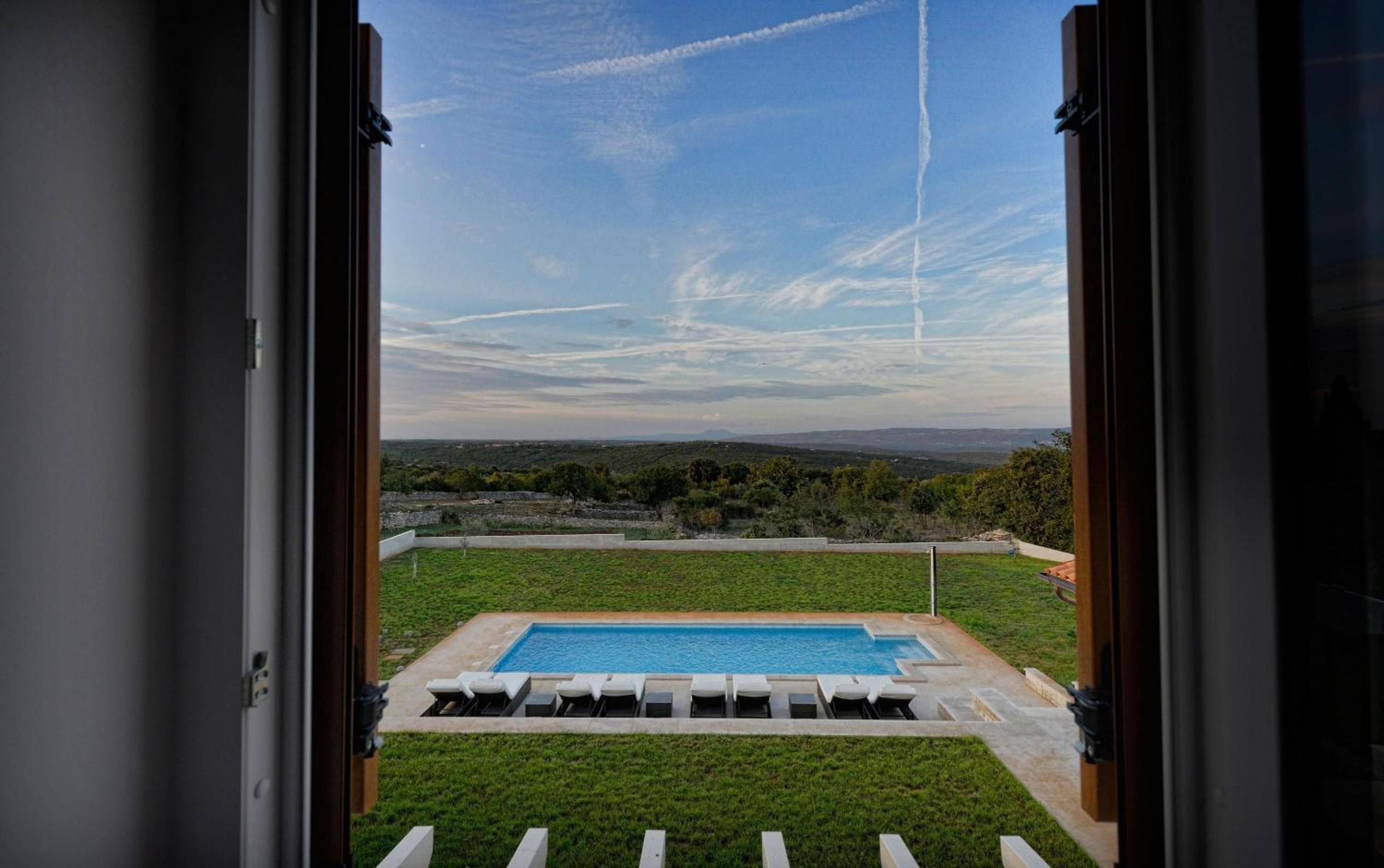 Schönes Ferienhaus Eufemija Mit Pool view 4