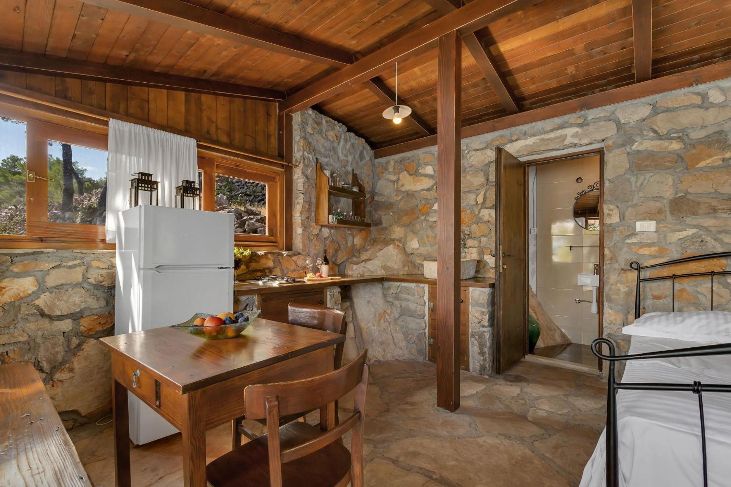 Haus In Općina Sućuraj Mit Grill Und Terrasse
