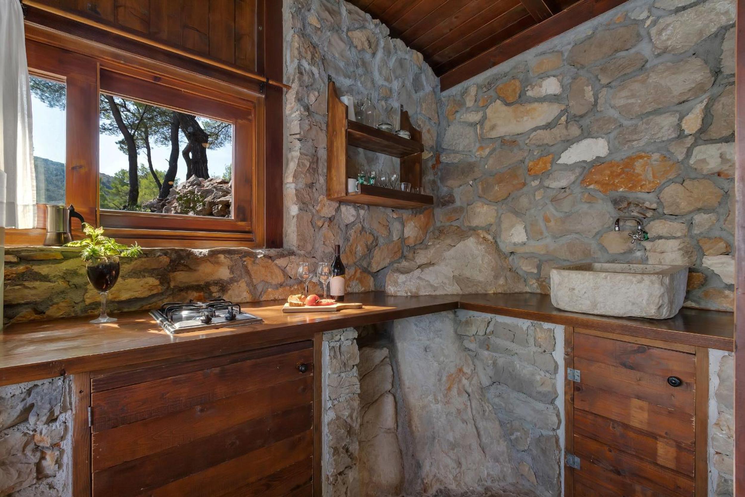 Haus In Općina Sućuraj Mit Grill Und Terrasse