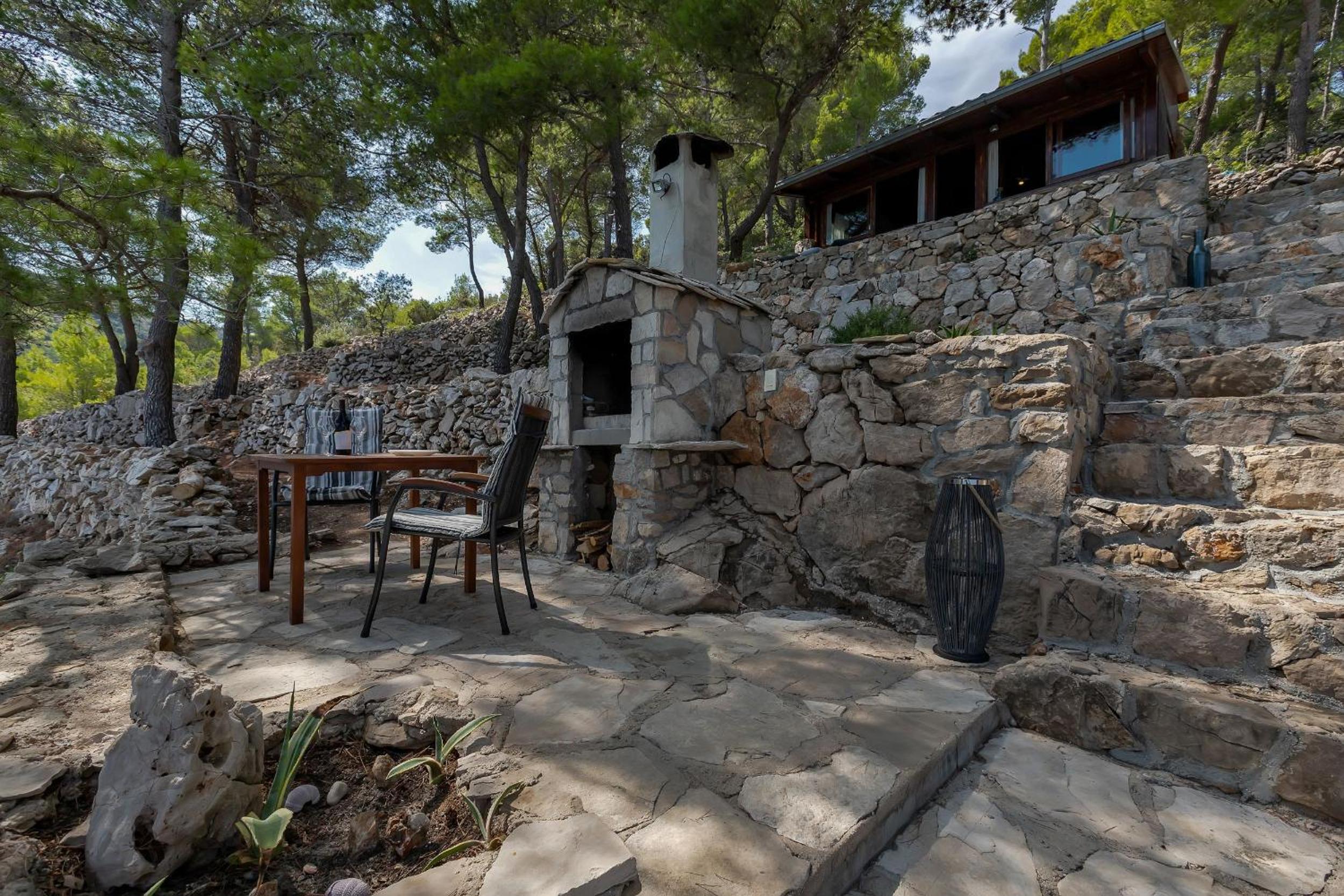 Haus In Općina Sućuraj Mit Grill Und Terrasse