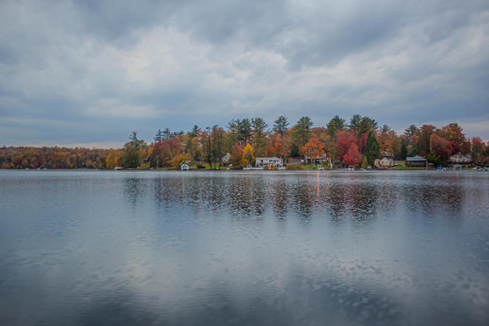 Lakefront 10BR Retreat w Sauna