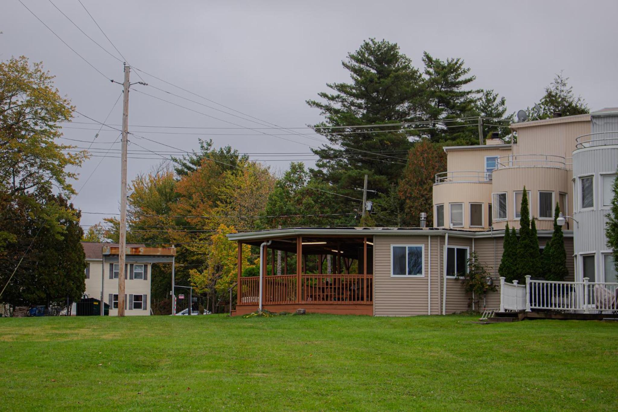 Lakefront 10BR Retreat w Sauna