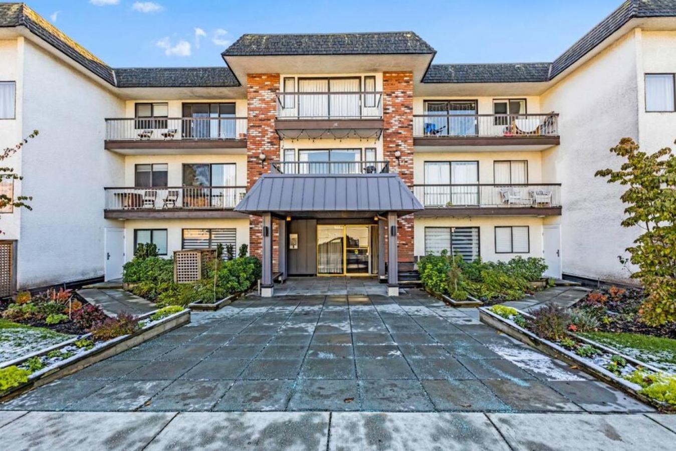 Adorable 1-Bedroom Apartment on Kitsilano Beach