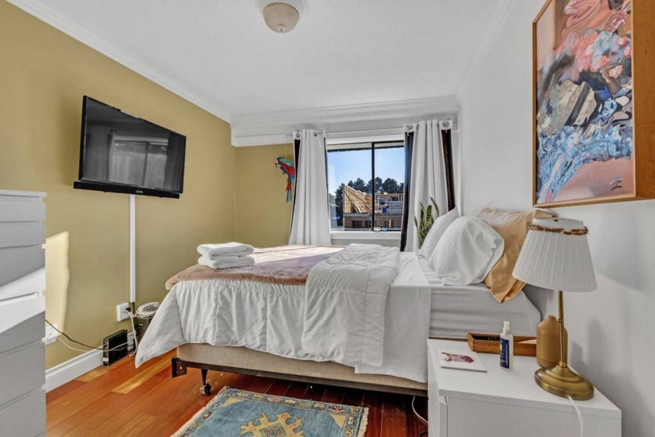 Adorable 1-Bedroom Apartment on Kitsilano Beach