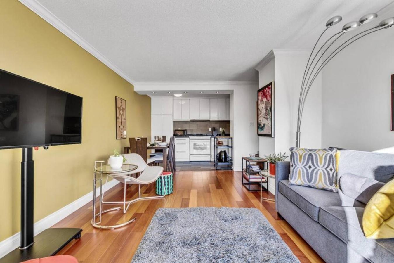 Adorable 1-Bedroom Apartment on Kitsilano Beach