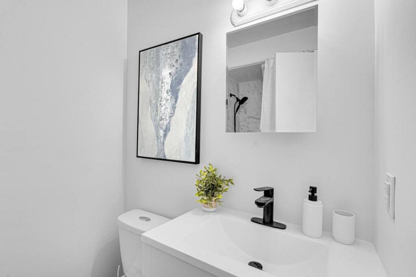Newly Renovated Port Moody Condo