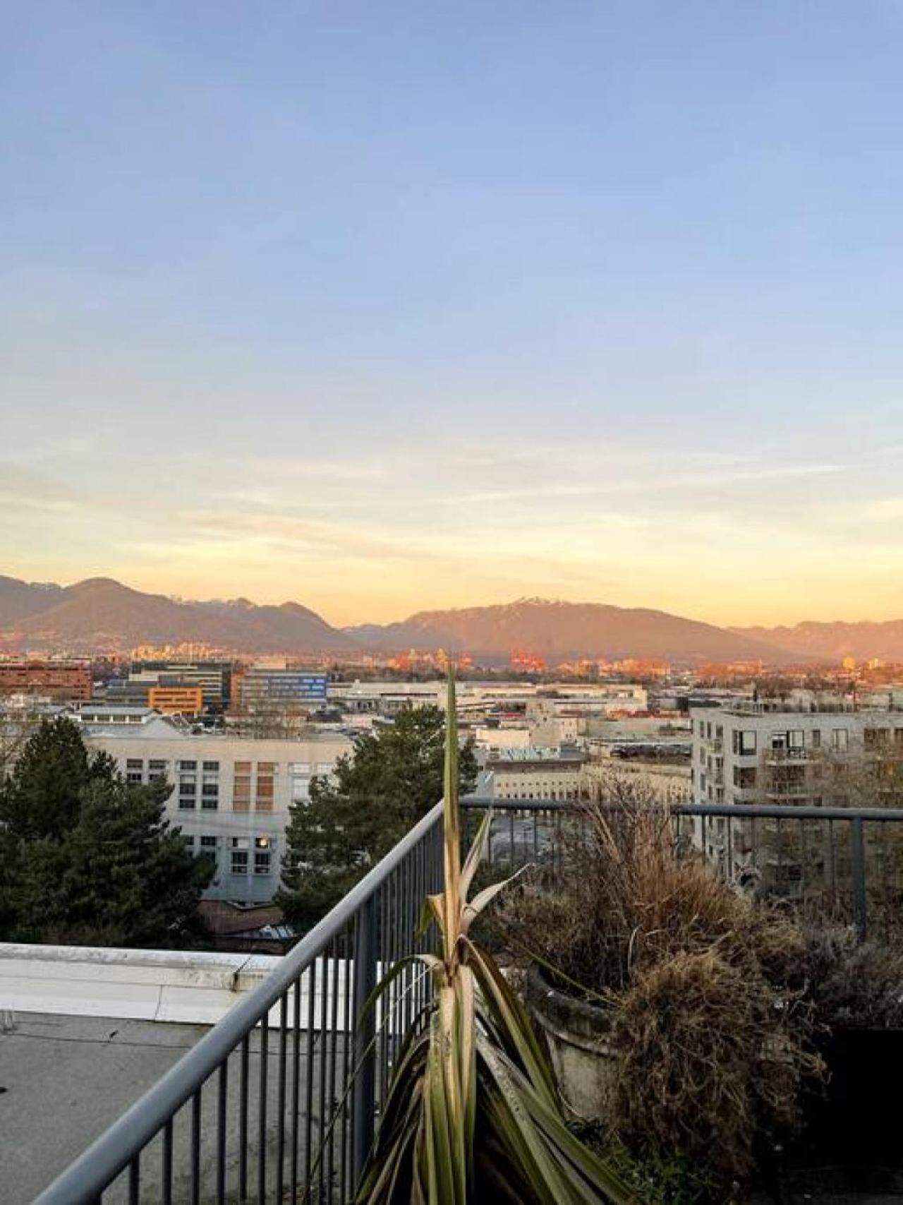 Modern and Specious Condo right off Main St