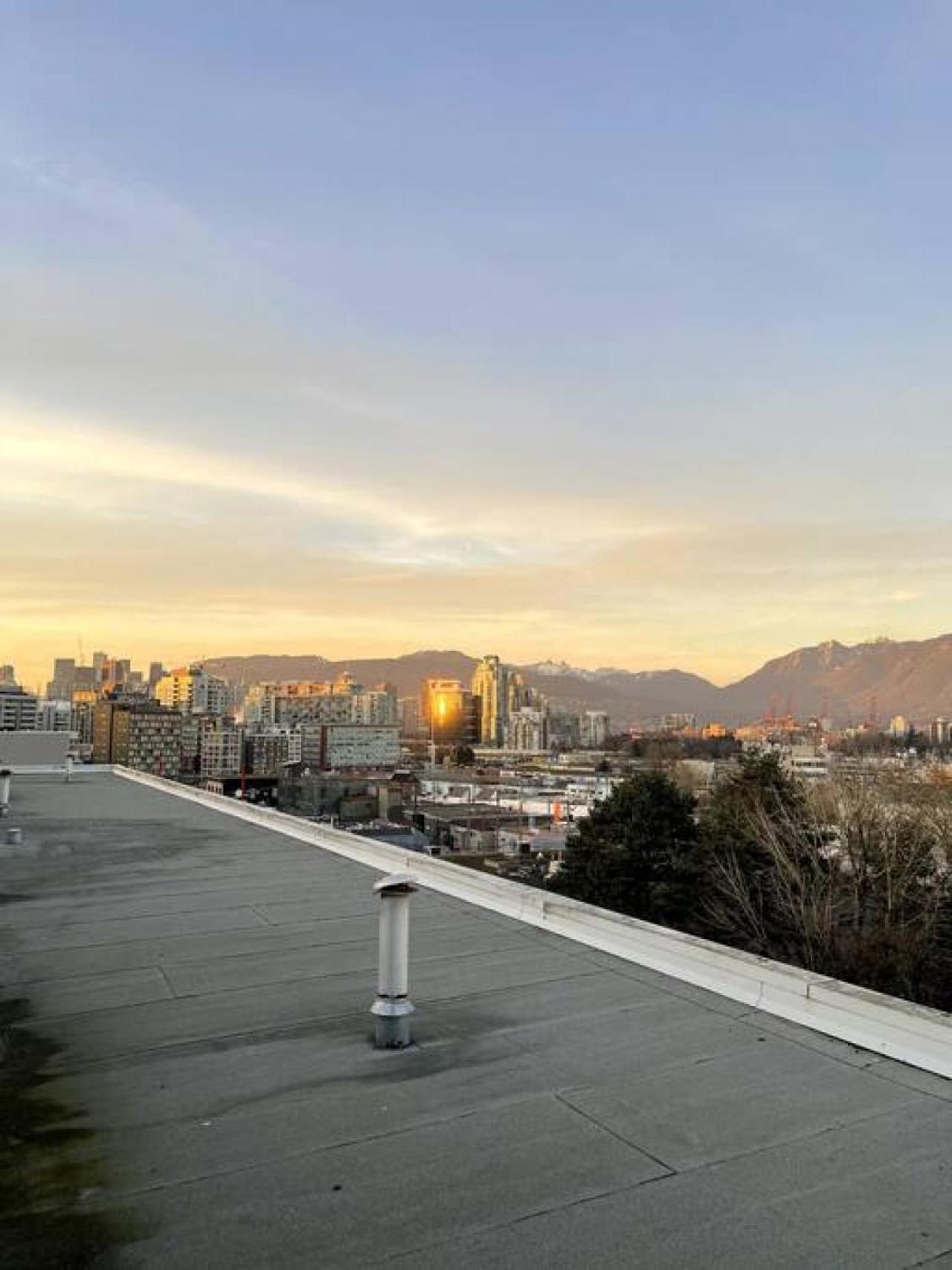 Modern and Specious Condo right off Main St