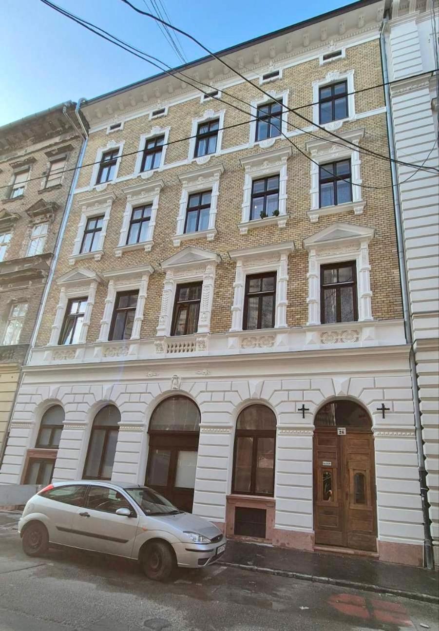 Budapest Central Opera with Gym & Spa view 5