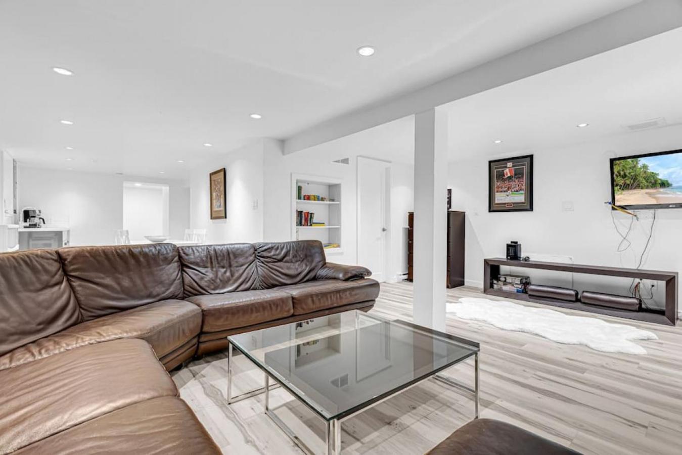 Comfortable 2-Bed Suite Near UBC