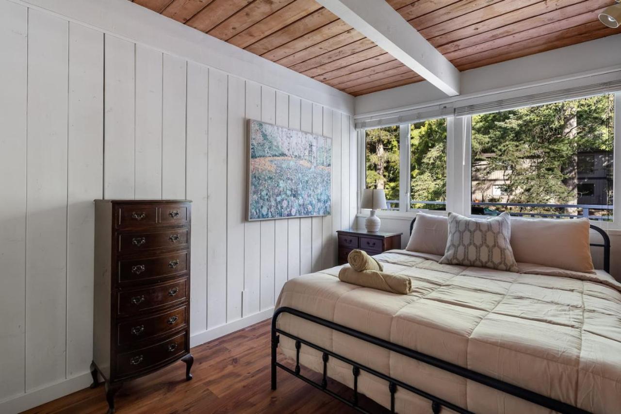 Cozy 3-bedroom Family Retreat in North Vancouver