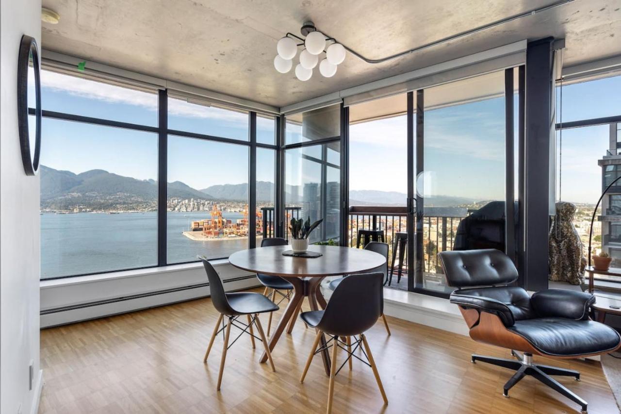 The W, Modernized 2 bedroom Downtown Highrise