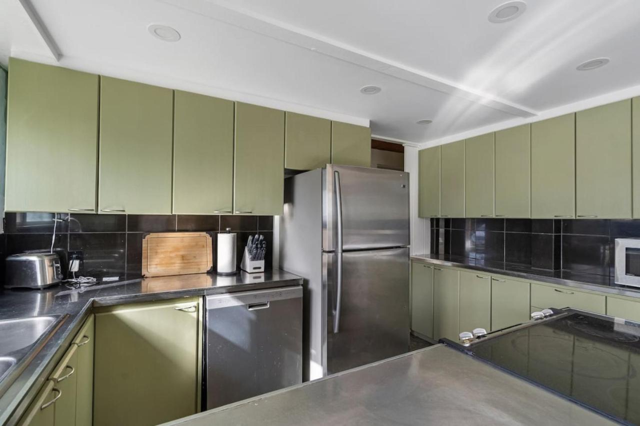 Cozy 3-bedroom Family Retreat in North Vancouver