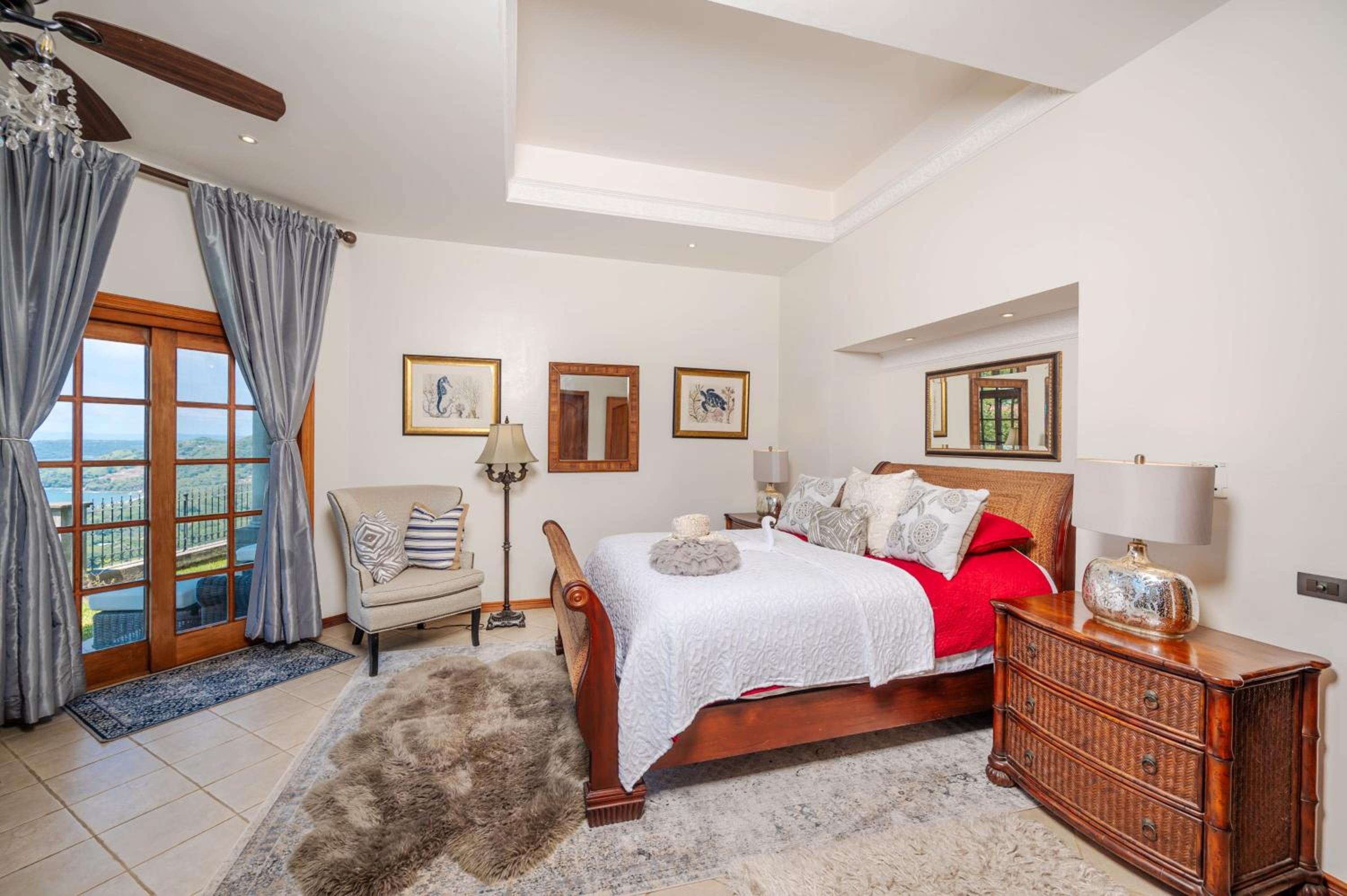 Casa Cole Top-of-the-World Villa w Pool Views