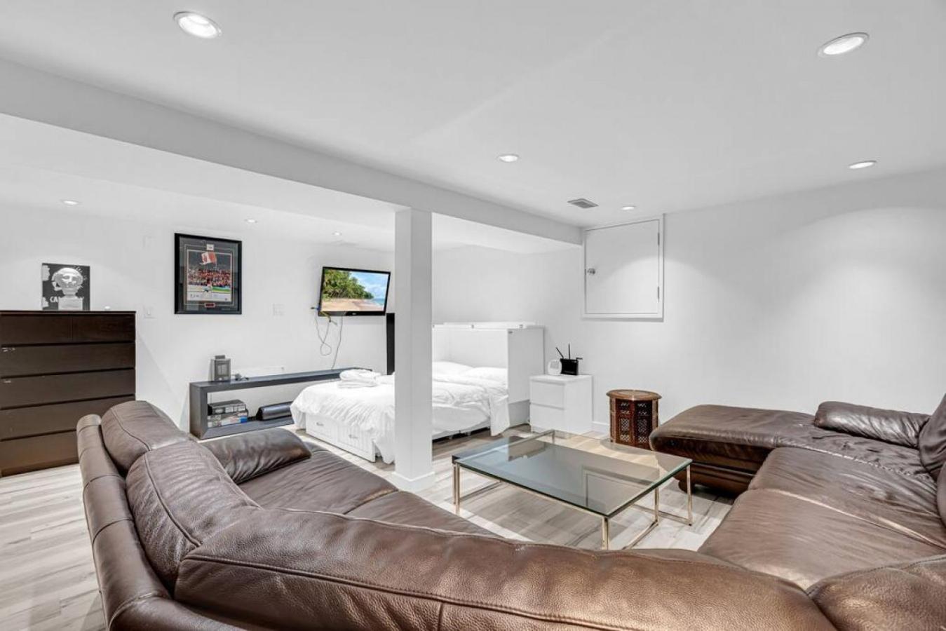 Comfortable 2-Bed Suite Near UBC